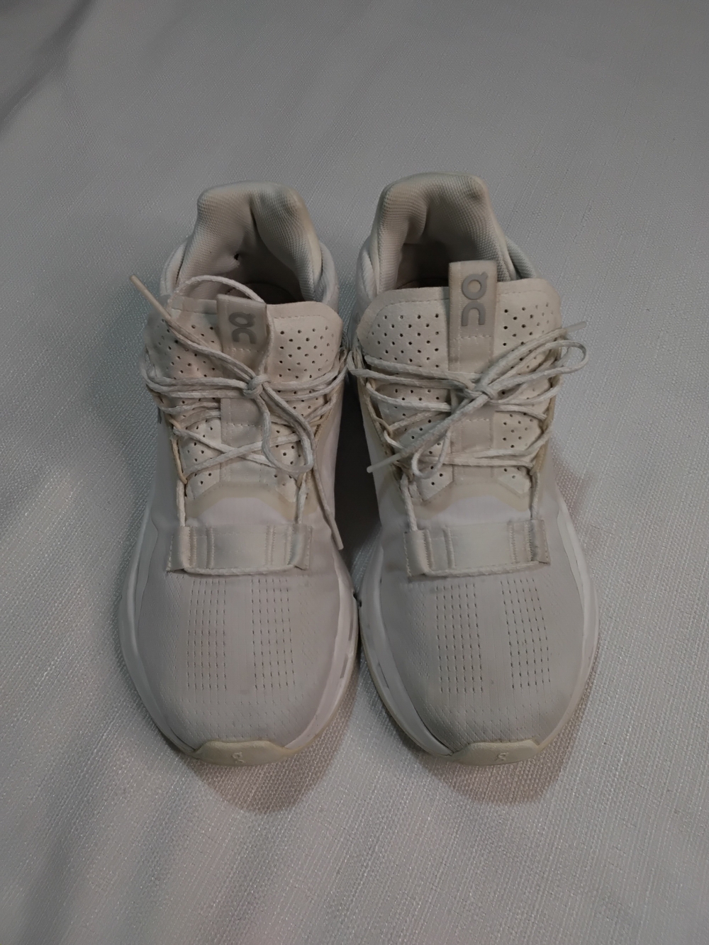 On Cloudnova 2 Women's White Lace-Up Sneakers Sz 7.5.